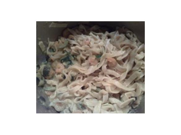 Tagliatelle gamberi, zucchine e zafferano