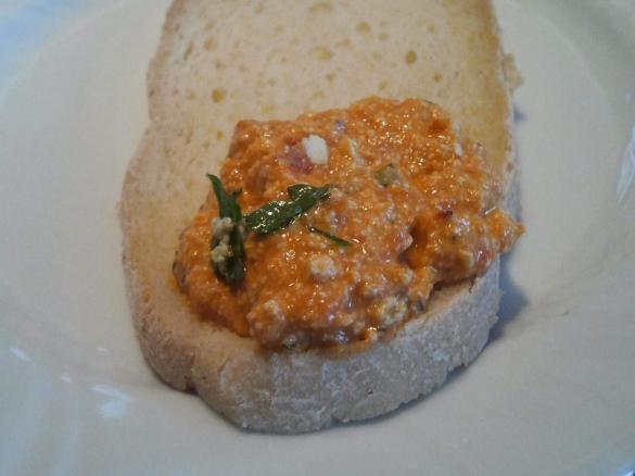 Crema vegana di peperoni e pomodori 