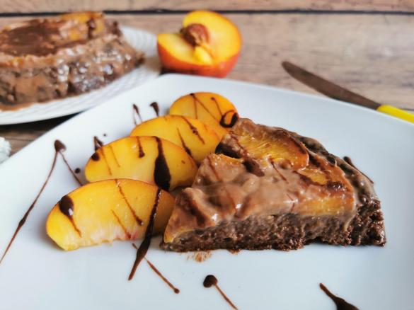 BROWNIES PROTEICI DI CECI CON PESCHE VEGAN - Contest pesche -