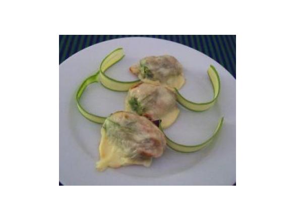 Fiori di zucchina ripieni e gratinati al forno