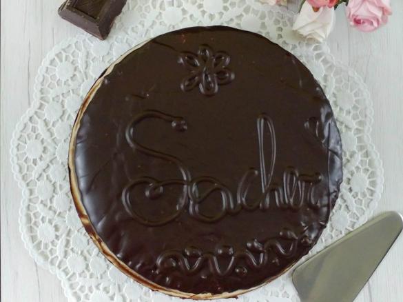 Torta Sacher senza glutine e latticini