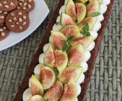 Crostata ai biscotti, crema yogurt e fichi