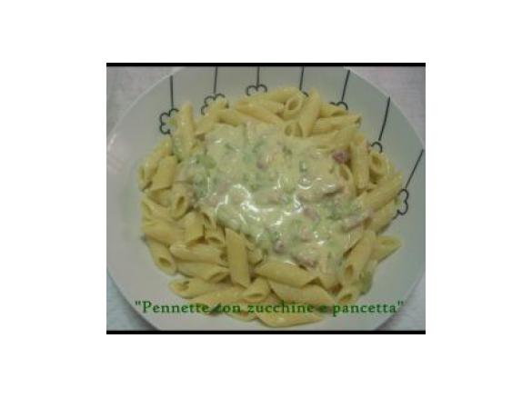 "Pennette con zucchine e pancetta"