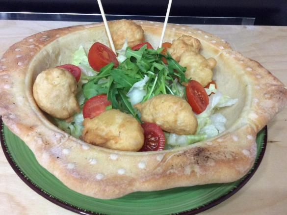 Coppa scenografica di pane da insalata