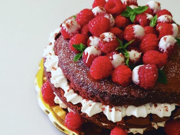Red velvet con crema mascarpone e lamponi