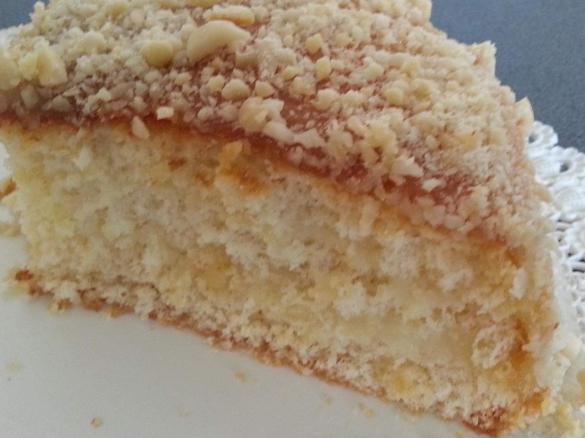 Torta alla crema di mandorle senza latte