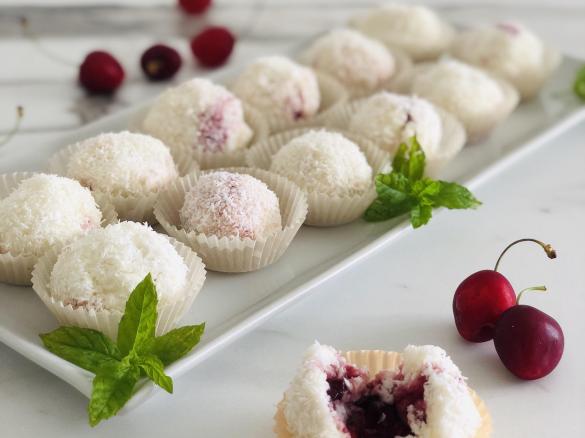 Bon bon al cocco farciti (contest ciliegie)