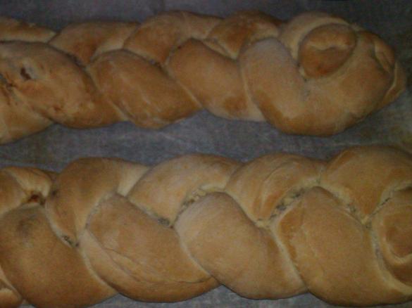 treccia ripiena di ricotta e salame