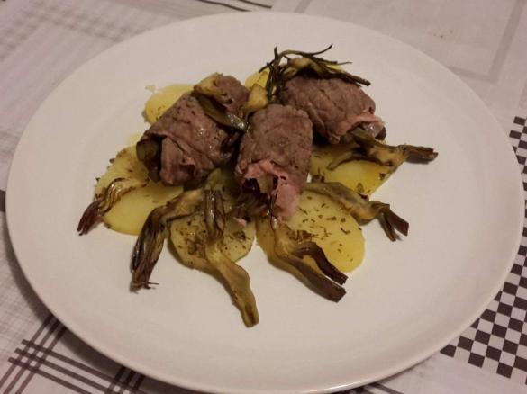 Involtini ai carciofi con patate all'origano