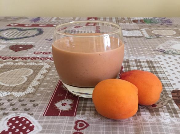 Frullato di albicocche alla cannella
