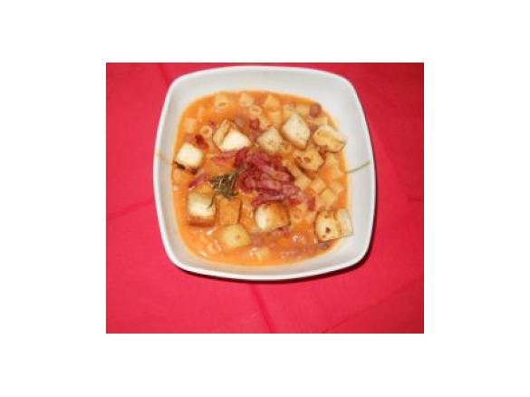 Pasta e Fagioli con crostini e pancetta