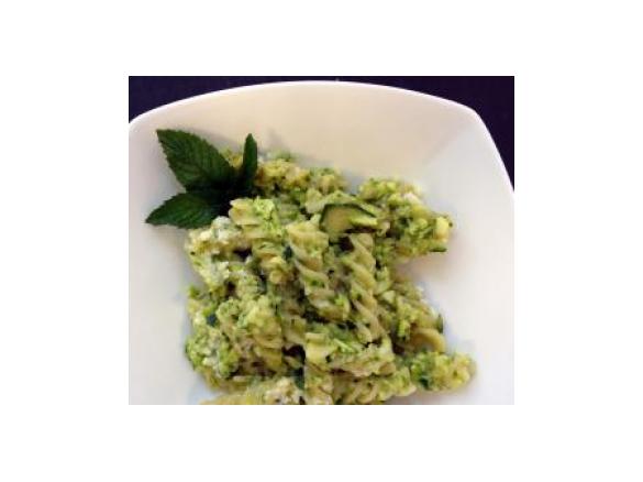 Pasta al forno con sugo di zucchine croccanti e menta