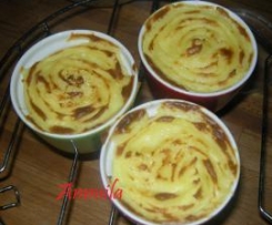 Purè di patate farcito in cocottine