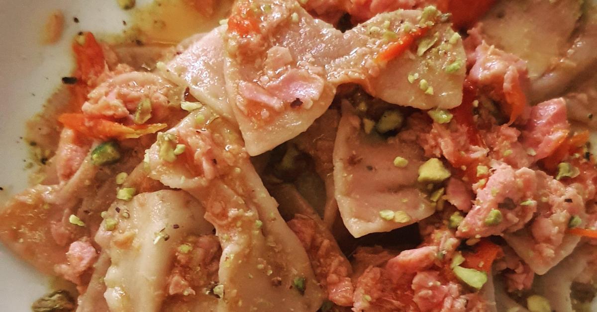 Farfalle bicolore con tonno pomodorini e pistacchio è un ricetta creata ...