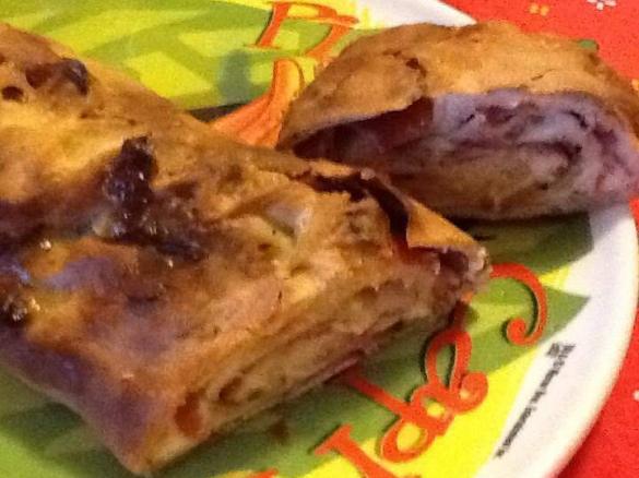 rotolo di speck e scamorza