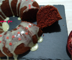 CIAMBELLA AL MELOGRANO CON GLASSA AL CIOCCOLATO CON RUM ( SAN VALENTINO )