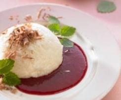 Fagottini al cioccolato con salsa di amarena 