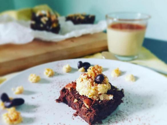 Brownies di fagioli neri con crema di ceci dolce VEGAN SENZAGLUTINE "contest legumi maggio 2020"