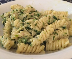 Fusilli con pesto di zucchine
