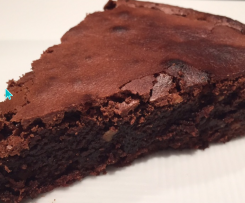 Torta proteica noci e cioccolato