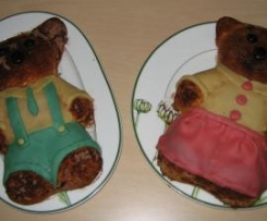 Orsetti di pan di spagna e marzapane