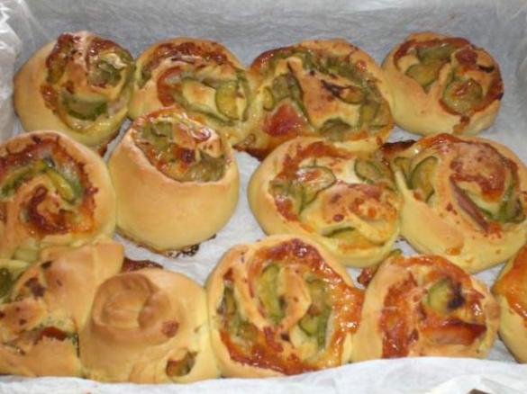 rose rustiche con zucchine e speck