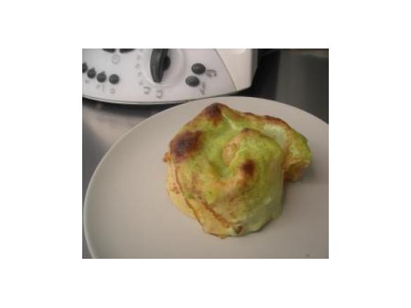 Spirali di crepe ripiene con finta besciamella