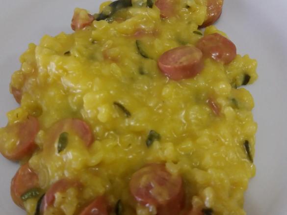 Risotto zucchine e wurstel