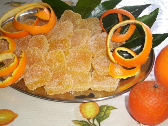 Caramelle zuccherate all'arancia