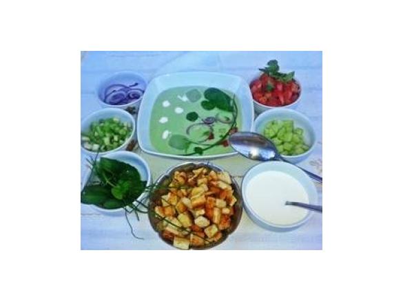 GAZPACHO   AI CETRIOLI CON  CROSTINI