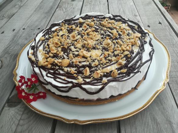 TORTA CUORE DI PANNA