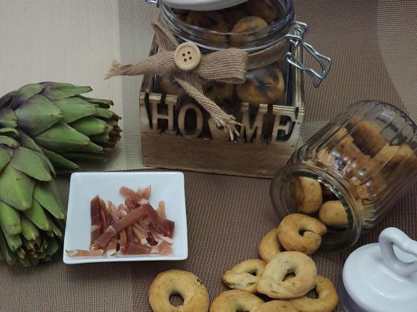 Taralli carciofi e speck