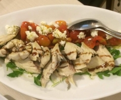 Sgombro con feta pomodorini e rucola
