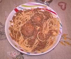 SPAGHETTOPAZZIA (spaghetti con ragù e polpettine)