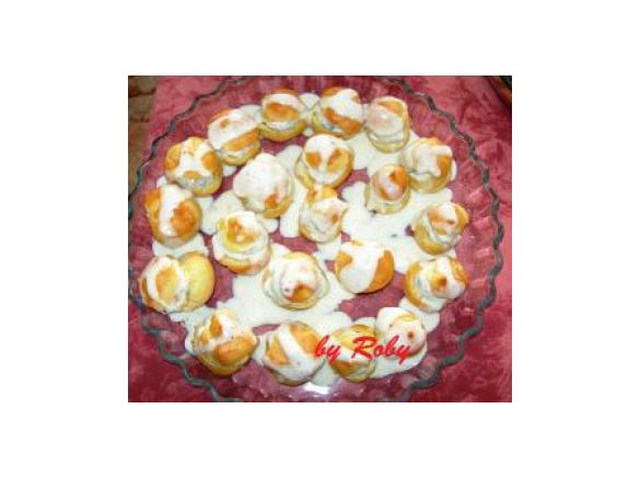 Bignè farciti di salmone e ricotta