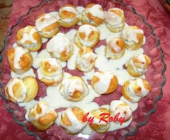 Bignè farciti di salmone e ricotta