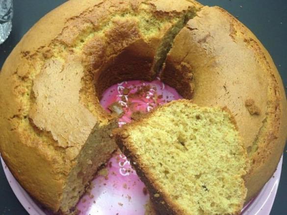 Ciambellone semi integrale alle mandorle