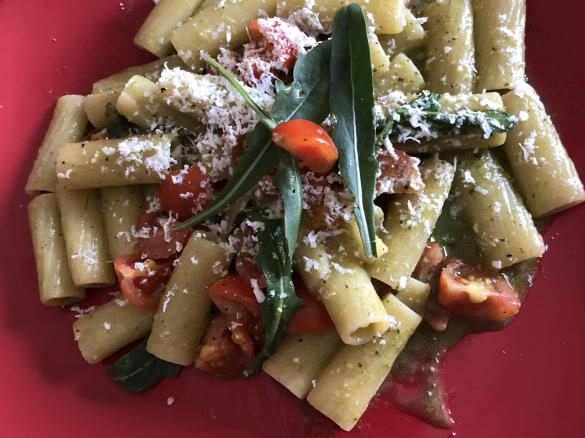 Pasta risottata Con pomodorini, pesto di rucola e ricotta marzotica