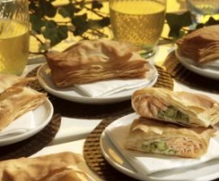 Fagottini croccanti di salmone e asparagi