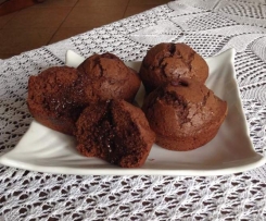 Muffin al cacao con cuore di crema gianduia