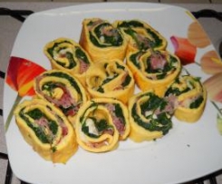 Rotolo di frittata con speck spinaci e mozzarella