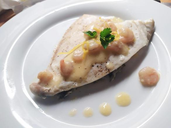 ORATA SOTTOVUOTO AGLI AGRUMI CON GAMBERI IN SALSA