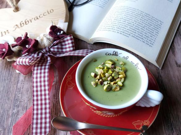Cioccolata calda in tazza  al Pistacchio (contest cioccolata calda )