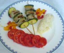 Spiedini di polpettine di pollo, zucchine e riso