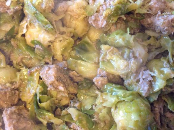 Coppa di maiale con cavolini di Bruxelles 