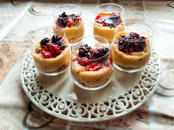 Mini cheesecake ai frutti di bosco