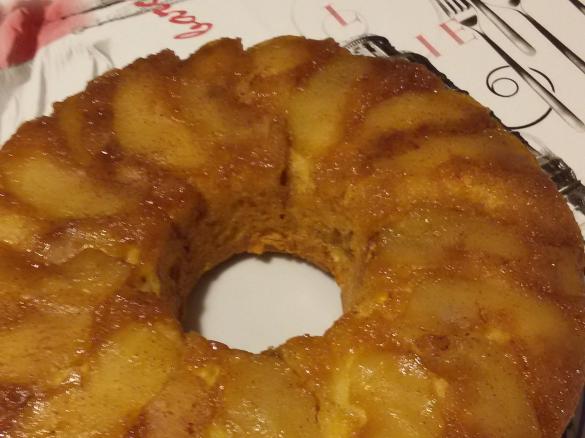 Ciambella alle mele rovesciata
