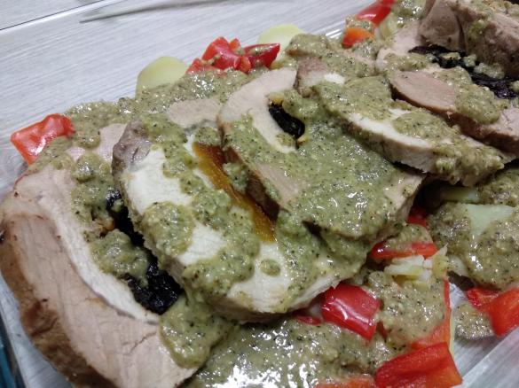 Arista ripiena di albicocche e prugne con salsa ai broccoletti