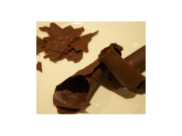 Scaglie e riccioli di cioccolato