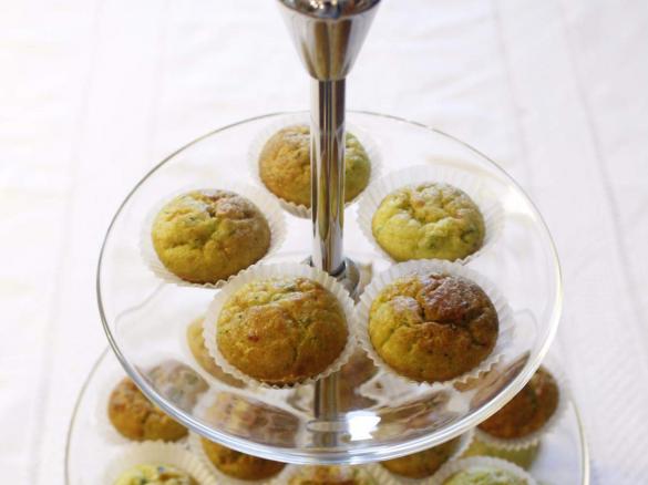 MUFFINS CON PECORINO E ZUCCHINE